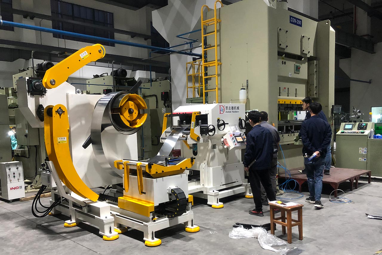 三合一送料機(jī)安裝 三合一送料機(jī)安裝