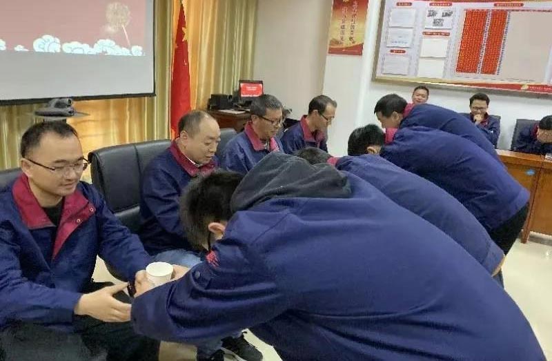 送料機(jī)廠拜師,送料機(jī)廠拜師儀式 送料機(jī)廠拜師,送料機(jī)廠拜師儀式