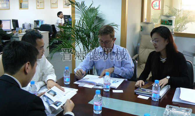 德國(guó)送料機(jī)客戶來(lái)訪