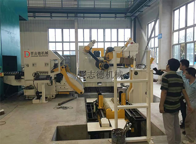 高張力三合一送料機(jī)調(diào)試 高張力三合一送料機(jī)調(diào)試