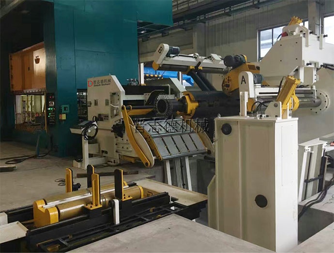 高張力三合一送料機(jī)安裝 高張力三合一送料機(jī)安裝