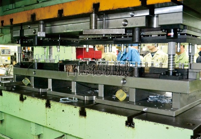 模內(nèi)攻牙機使用 模內(nèi)攻牙機使用