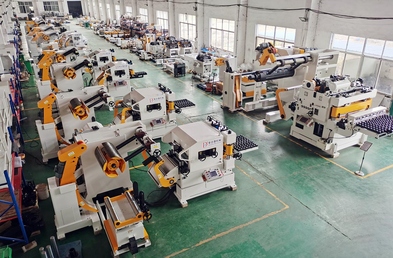 三合一送料機(jī)生產(chǎn)車間 三合一送料機(jī)生產(chǎn)車間