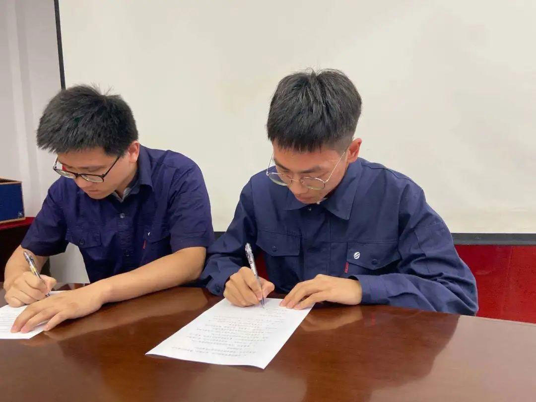 師傅給徒弟回禮 師傅給徒弟回禮