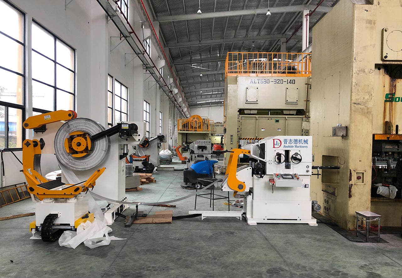 四川中板三合一送料機(jī) 四川中板三合一送料機(jī)