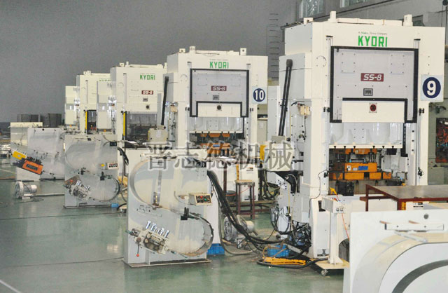 定轉(zhuǎn)子送料機(jī)生產(chǎn)線