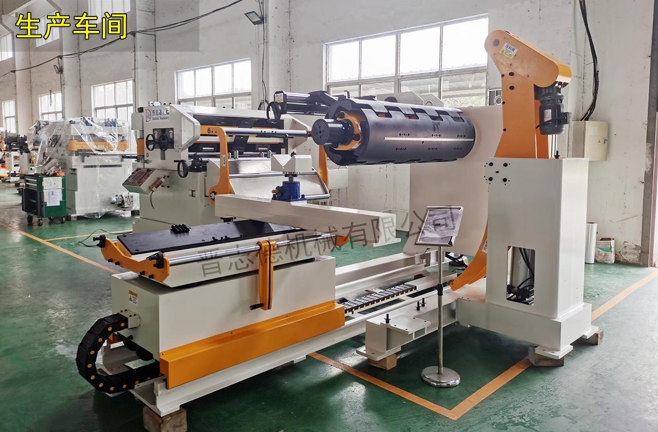 支援三合一送料機(jī)車間 支援三合一送料機(jī)車間